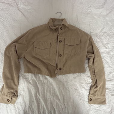 Veste courte en velours côtelé / Overshirt