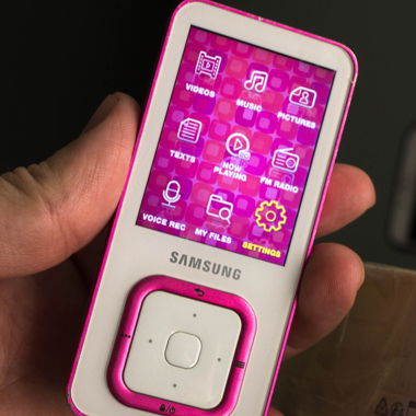 Samsung YP-Q3 Mp3 Player 4gb -FM -Video -Photo