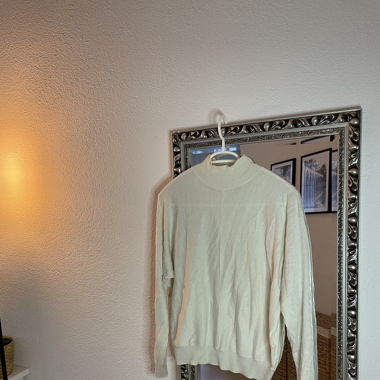 Weisser weicher Pullover High neck