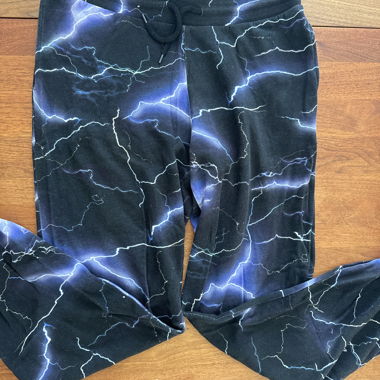 Pantaloni con motivo fulmine