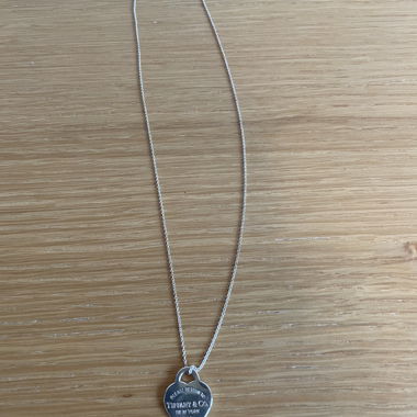 Tiffany & Co. Halskette mit Herzanhänger aus Silber