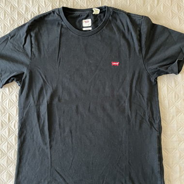 Levi's Black T-Shirt