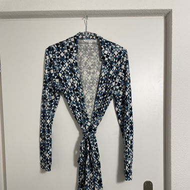 Diane von Furstenberg patterned silk wrap dress