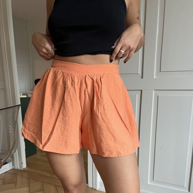 orange shorts