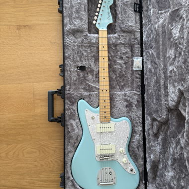 Fender Jazzmaster MIJ FSR Daphne Blue