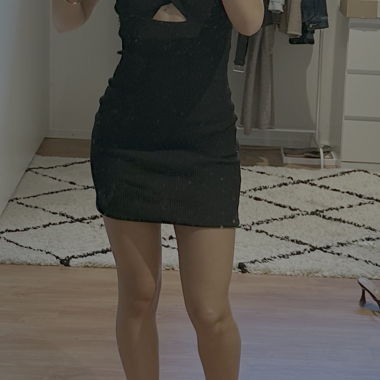 Schwarzes Mini-Kleid
