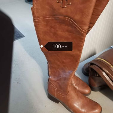 Braune Reitstiefel