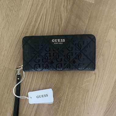 Portefeuille GUESS