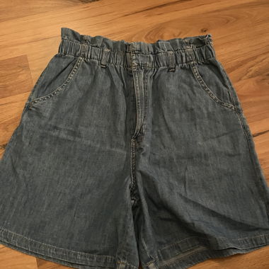 Short en denim bleu