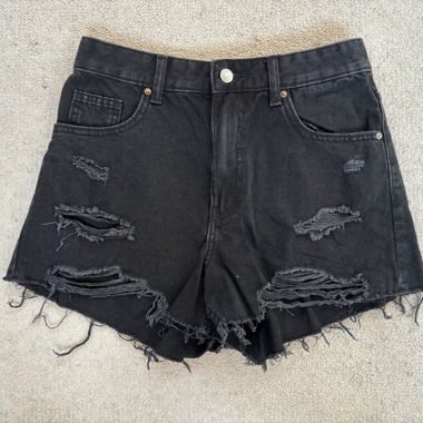Bershka Shorts in jeans nero EU 36