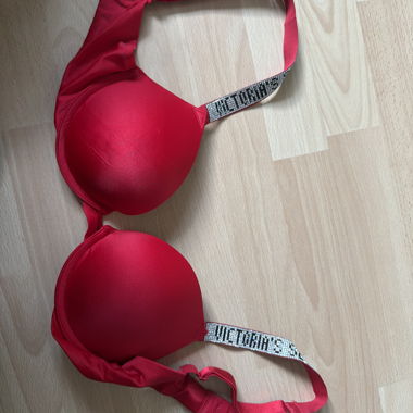 Reggiseno rosso con spalline strass Victoria‘s Secret