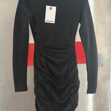 Robe noire Bershka Gr XS