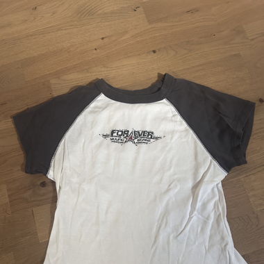 Bauchfreies T-Shirt
