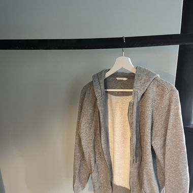 Graue Trainingsjacke