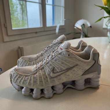 Sneakers Nike Shox TN bianche da donna