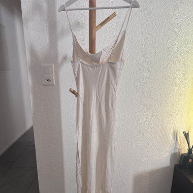 Lot de 2 Robe Bershka taille S en satin