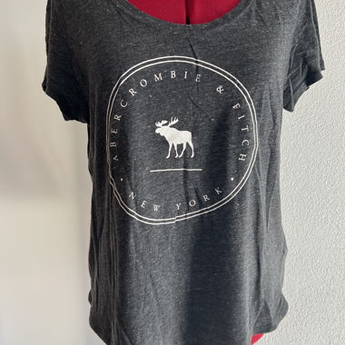 T-shirt gris avec imprimé