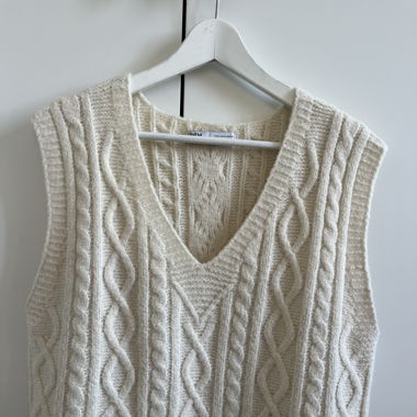 Knitted cardigan