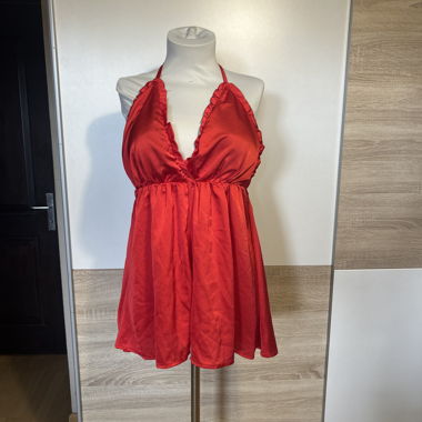 Abito a pantaloncino rosso