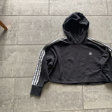 Original schwarzer kurzer Adidas Hoodie