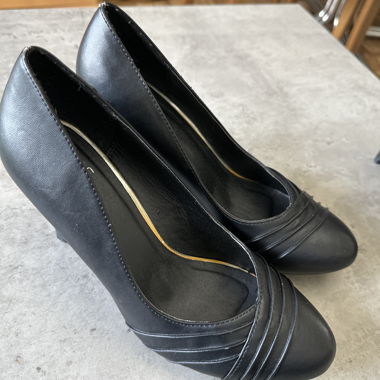 Black high-heel pumps