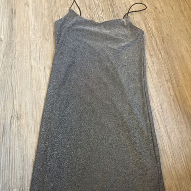 Silbernes Glitzer Slip-Kleid