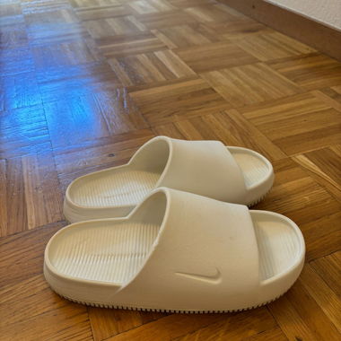 Claquette Nike taille 38