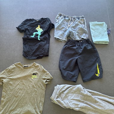 Lotto Shorts und Sport-T-Shirts