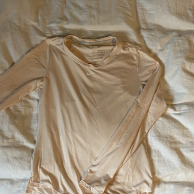 Nike Dri-FIT Long-Sleeve Shirt XS