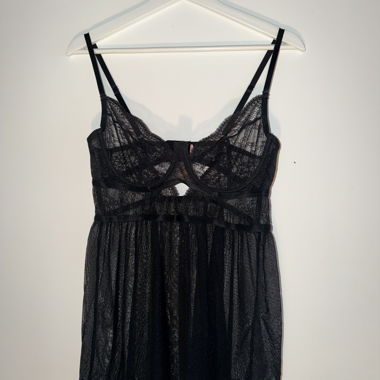Hunkemöller Schwarzes Spitzen-Negligee
