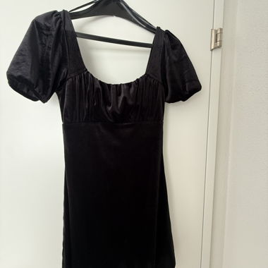 Robe mini en velours noir