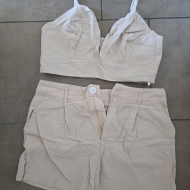 Set beige a tre pezzi
