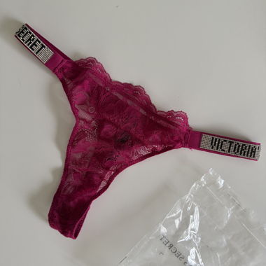 Victoria's Secret Lace Thong M