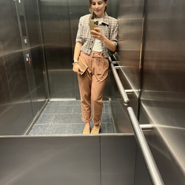 Pantaloni in tessuto rosa vintage con cintura
