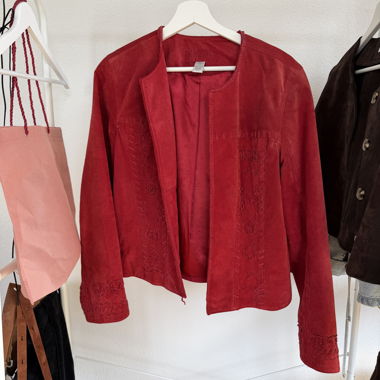 Veste en cuir rouge