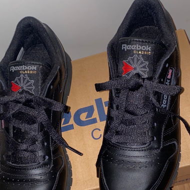Reebok Classic Leather in Triple Black Gr. 37.5