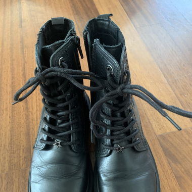 Schuhe 32
