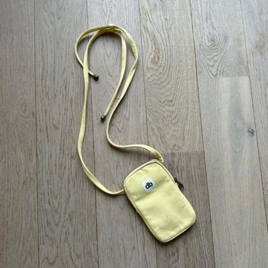 Borsa gialla a tracolla