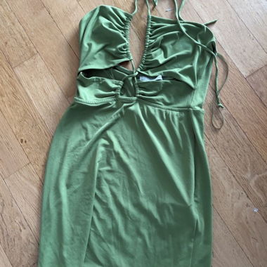 Grünes Kleid von Pull&Bear