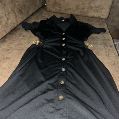 Schwarzes Kleid