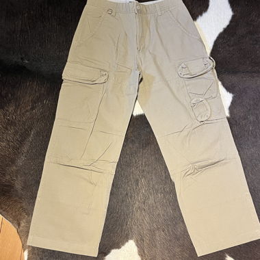 Pantalone Cargo con più Tasche