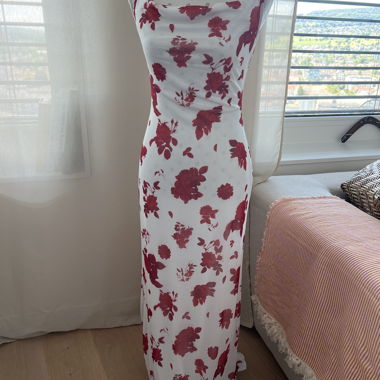 Robe maxi blanche à fleurs de NA-KD