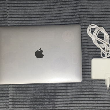 MacBook Pro 13" 2019 con Touch Bar