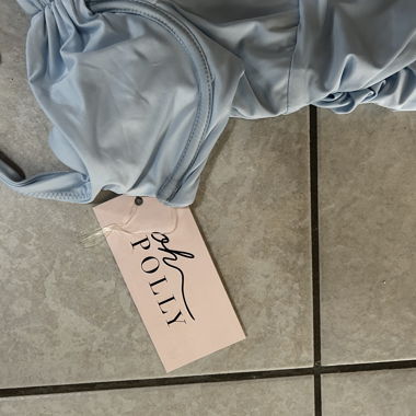 Robe en satin bleu clair Oh Polly