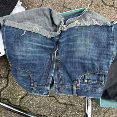 Hotpants in jeans con ricami