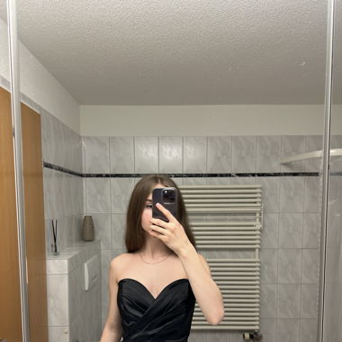 Midi dress (black)