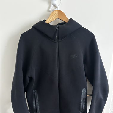 Ensemble Nike Tech noir ( Haut et Bas) 