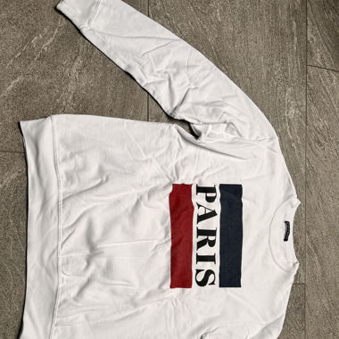 Weisser Hoodie mit Aufdruck 