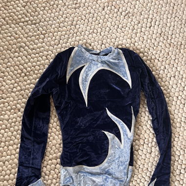 Turnanzug blau und silber