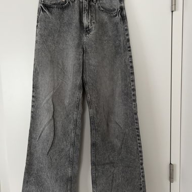 Grey Ultra High-Waist Wide-Leg Jeans